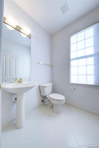 Builiding view twelve for 392 Lenox, Canton, MI. 48188