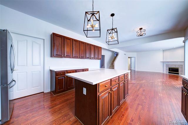 Builiding view twenty one for 392 Lenox, Canton, MI. 48188