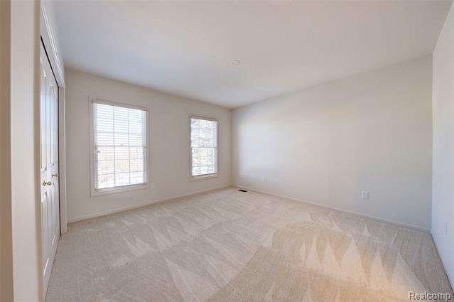 Builiding view twenty seven for 392 Lenox, Canton, MI. 48188