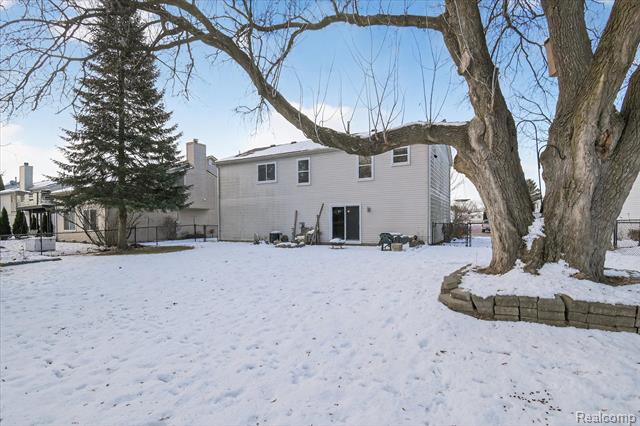 Builiding view forty one for 1639 Tulip, Westland, MI. 48186