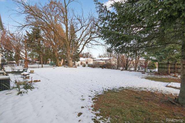 Builiding view forty three for 1639 Tulip, Westland, MI. 48186