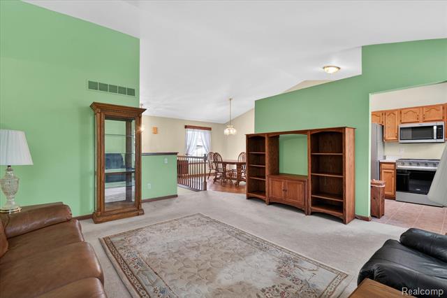 Builiding view nine for 1639 Tulip, Westland, MI. 48186