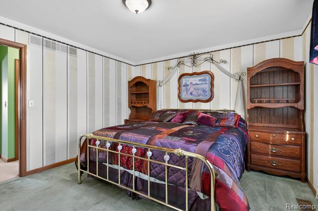 Builiding view nineteen for 1639 Tulip, Westland, MI. 48186