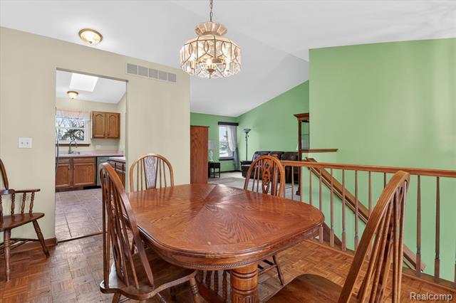 Builiding view sixteen for 1639 Tulip, Westland, MI. 48186