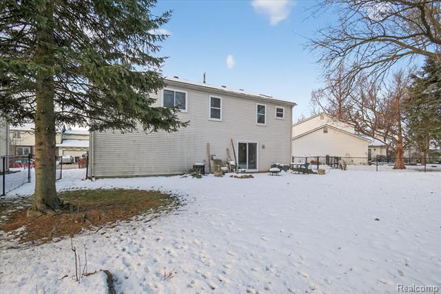 Builiding view thirty nine for 1639 Tulip, Westland, MI. 48186