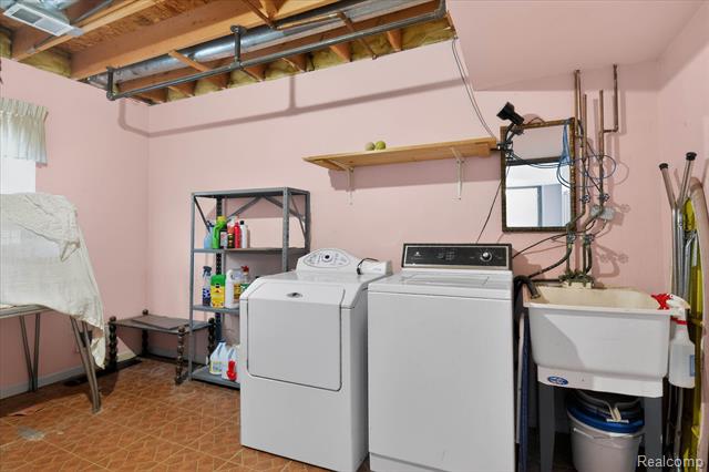 Builiding view thirty seven for 1639 Tulip, Westland, MI. 48186