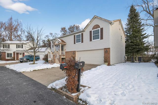 Builiding view three for 1639 Tulip, Westland, MI. 48186