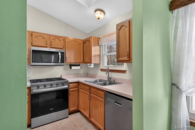 Builiding view twelve for 1639 Tulip, Westland, MI. 48186