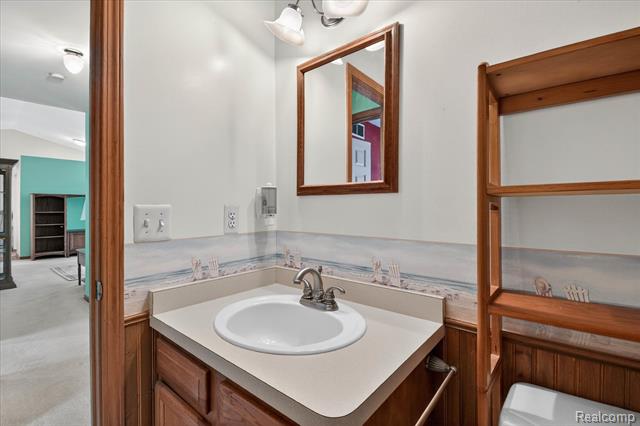 Builiding view twenty five for 1639 Tulip, Westland, MI. 48186