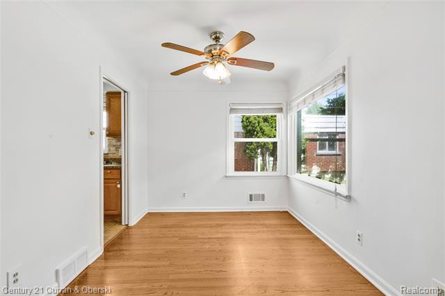 Builiding view six for 23704 Harvard, Dearborn, MI. 48124
