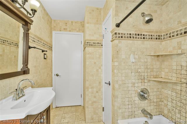 Builiding view twelve for 23704 Harvard, Dearborn, MI. 48124