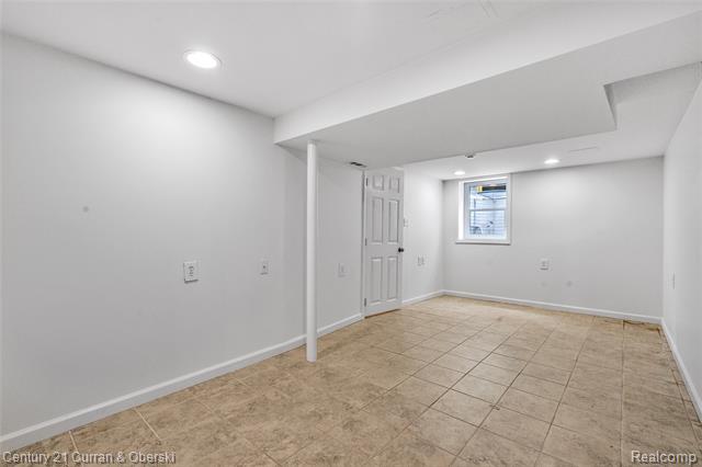 Builiding view twenty nine for 23704 Harvard, Dearborn, MI. 48124