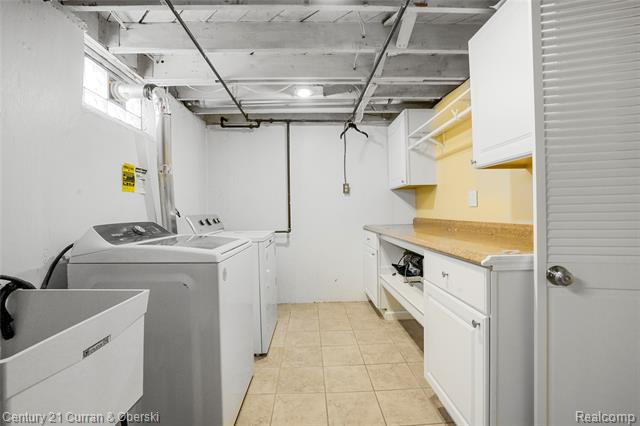 Builiding view twenty three for 23704 Harvard, Dearborn, MI. 48124