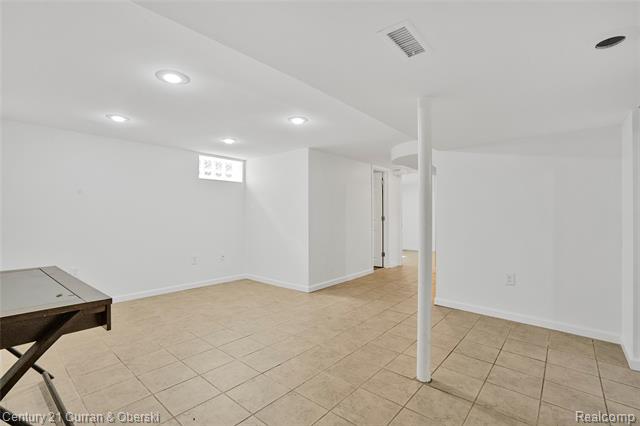 Builiding view twenty two for 23704 Harvard, Dearborn, MI. 48124