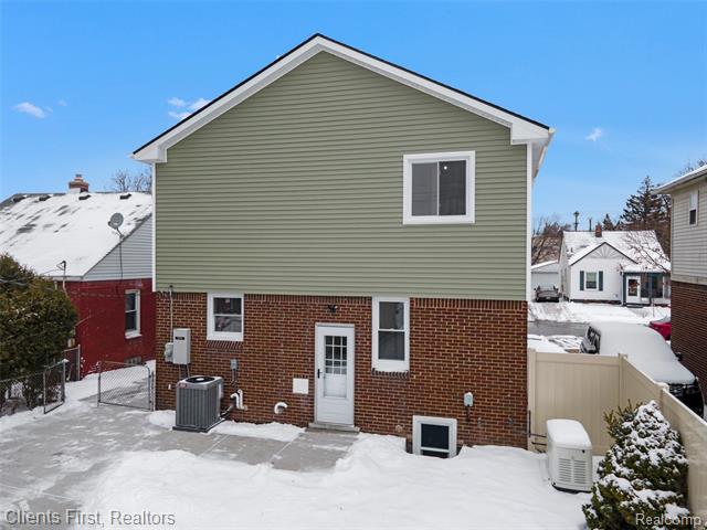 Builiding view fifty five for 23021 Donaldson, Dearborn, MI. 48124