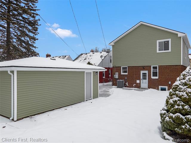 Builiding view fifty four for 23021 Donaldson, Dearborn, MI. 48124