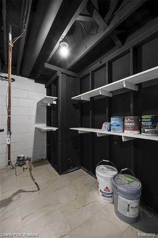 Builiding view fifty one for 23021 Donaldson, Dearborn, MI. 48124