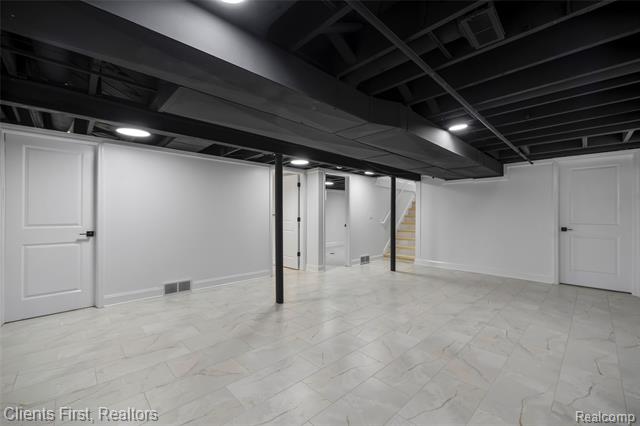 Builiding view forty eight for 23021 Donaldson, Dearborn, MI. 48124