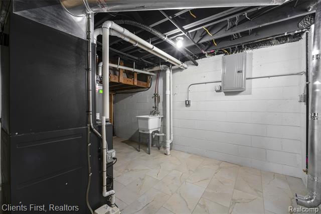 Builiding view forty nine for 23021 Donaldson, Dearborn, MI. 48124