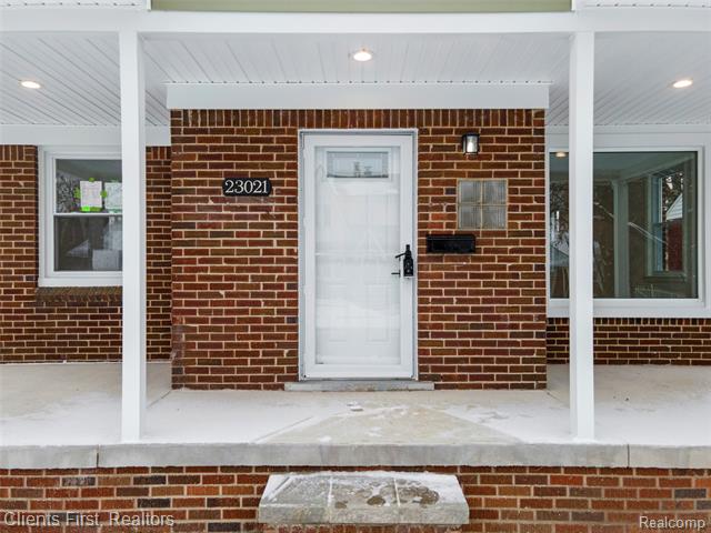 Builiding view six for 23021 Donaldson, Dearborn, MI. 48124