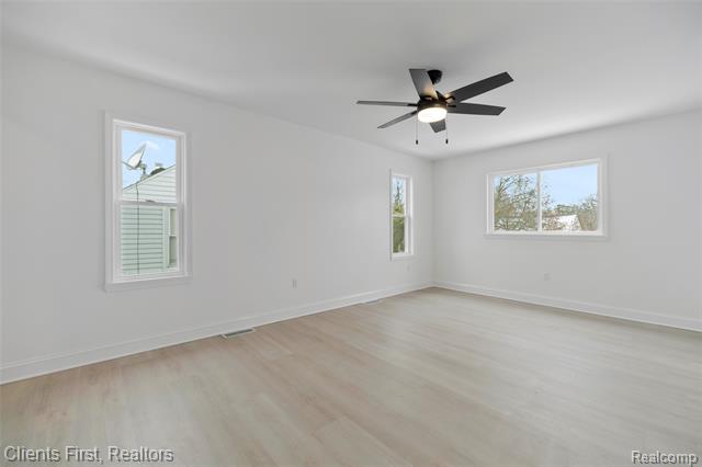 Builiding view thirty four for 23021 Donaldson, Dearborn, MI. 48124