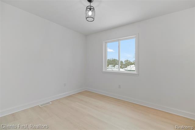 Builiding view twenty five for 23021 Donaldson, Dearborn, MI. 48124