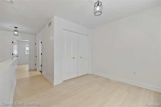 Builiding view twenty six for 23021 Donaldson, Dearborn, MI. 48124