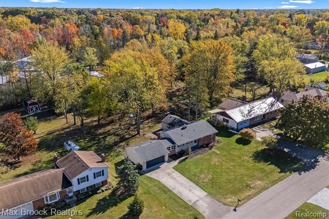 Builiding view thirty six for 22534 Karen, Farmington, MI. 48336