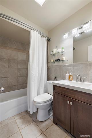 Builiding view eight for 1312 Berkshire, Westland, MI. 48186