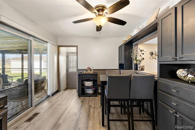 Builiding view eighteen for 1312 Berkshire, Westland, MI. 48186