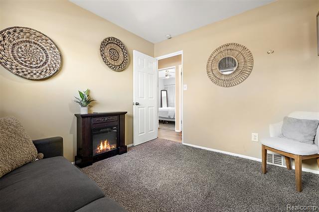 Builiding view fifteen for 1312 Berkshire, Westland, MI. 48186