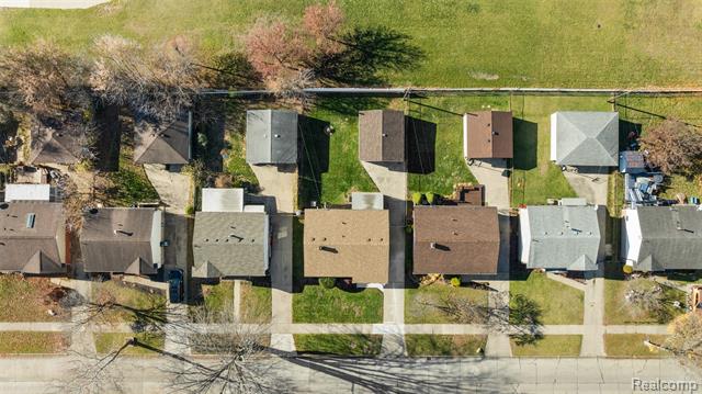 Builiding view forty two for 1312 Berkshire, Westland, MI. 48186