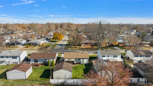 Builiding view thirty nine for 1312 Berkshire, Westland, MI. 48186