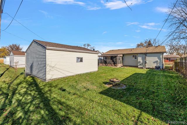 Builiding view thirty one for 1312 Berkshire, Westland, MI. 48186