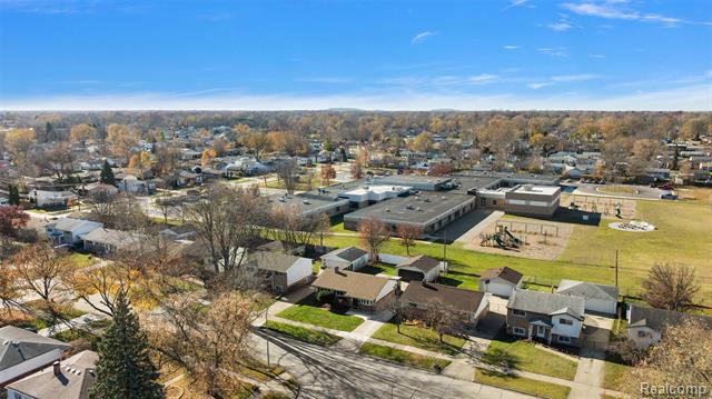Builiding view thirty seven for 1312 Berkshire, Westland, MI. 48186