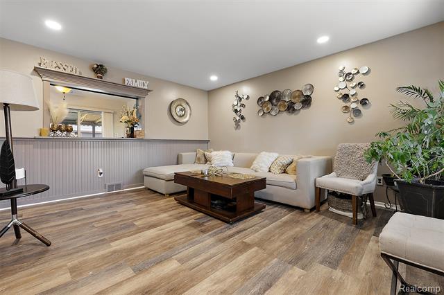 Builiding view three for 1312 Berkshire, Westland, MI. 48186