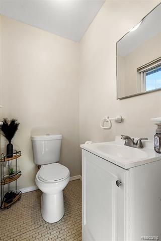 Builiding view twelve for 1312 Berkshire, Westland, MI. 48186