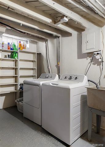 Builiding view twenty eight for 1312 Berkshire, Westland, MI. 48186