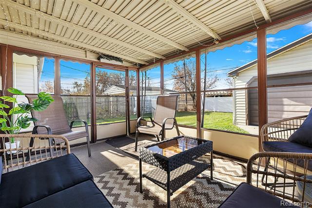 Builiding view twenty one for 1312 Berkshire, Westland, MI. 48186