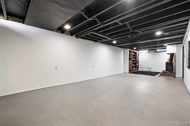 Builiding view twenty three for 1312 Berkshire, Westland, MI. 48186