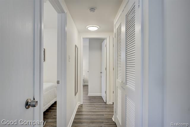 Builiding view fifteen for 21900 Eastwood, Oak Park, MI. 48237