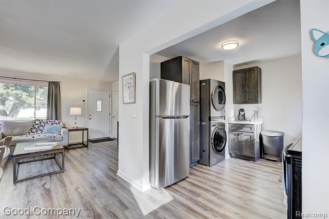 Builiding view nine for 21900 Eastwood, Oak Park, MI. 48237