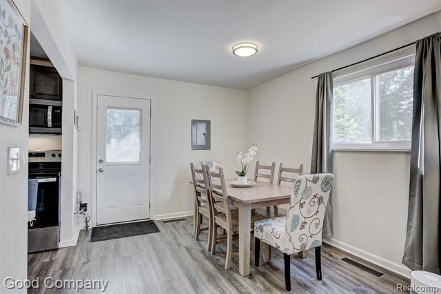 Builiding view six for 21900 Eastwood, Oak Park, MI. 48237