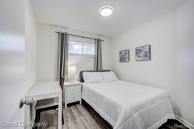 Builiding view sixteen for 21900 Eastwood, Oak Park, MI. 48237