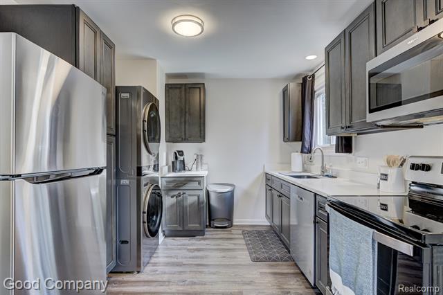 Builiding view ten for 21900 Eastwood, Oak Park, MI. 48237