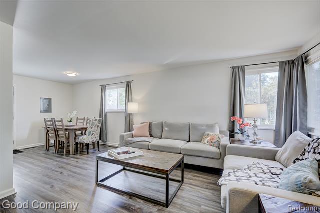 Builiding view two for 21900 Eastwood, Oak Park, MI. 48237