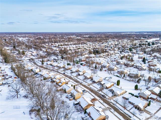 Builiding view forty eight for 40051 Finley, Canton, MI. 48188