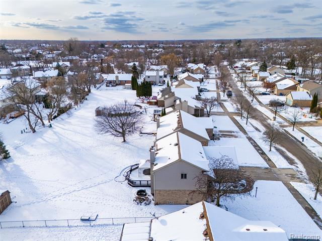 Builiding view forty four for 40051 Finley, Canton, MI. 48188