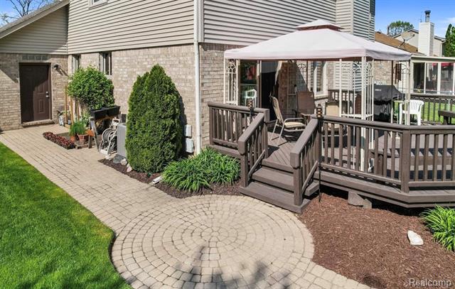 Builiding view four for 40051 Finley, Canton, MI. 48188