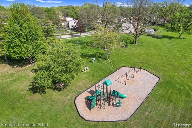 Builiding view six for 40051 Finley, Canton, MI. 48188